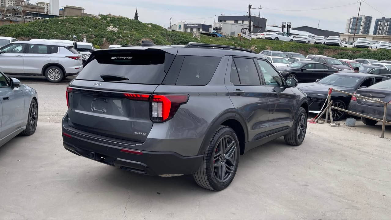 ⚜️FORD EXPLORER ST-lien 4WD 2025⚜️
بێ بۆیاخ
مۆدێل 2025

بزوێنەر ٤ پستۆن ٢.٣ تۆڕبۆ

لهێزی ئەسپی 300 ئەسپە🐎

ماوەی ڕۆشتن9000 

مواسەفاتەكان

‎▪️گێچ ئەلكترۆنی
▪️شاشە گەورە
▪️كوشن گەرم
▪️سوكان هیتەر
▪️كوشن خەزن
▪️ڕاداری پێشو و دواوە
▪️ئاوێنە كارەبای و ڕادار
▪️ئاوێنە ئیشارەت و هیتەر

‎▪️كوشن جلد
▪️ئەوتۆ هۆڵد
▪️ئەوتۆ ستارت
▪️كامێرا ٣٦٠ پلە
▪️حەساسی پێش و دواوە
▪️سیستمی گزۆزی سپۆرت
▪️بەسمە و شەغال

‎▪️حەوت مۆدی لێ خوڕین

‎▪️سوكان كارەبای
▪️كوشن كارەبای
▪️سندوق كارەبای 
▪️ئاوێنە ئیشارەت
▪️گێڕ ڤۆلیوم 
⬅️ژمارە موبایل
***********

شكل جديددددد 😍

🟩 #السعر_الطلب_في_التعليقات سيأتي آليك

Ford Explorer ST-Line 4WD

الموديل : 2025

‎العداد : 9000 مايل فقط

حجم محرك : 4 سلندر حجم 2300 توربو

بدون رقم وبشرط الترقيم ( أربيل - سليمانية - دهوك )

المواصفات :  ST-Line

نظام دفع رباعي 4WD
كاميرة امامية و خلفية(  ْ360 )
بصمة تشغيل
بصمة ابواب
تشغيل عن بعد (Remote Start)
صندوق شفط كهربائي
رادار امامي (تحديد مسار)
رادار جانبي (نقاط عمياء)
رادار خلفي (التحذير من الاصطدام)

شاحن هاتف وايرلس ( لاسلكي )
شفتات استيرن
داخل شكل جديد 
بردات جانبية 
استيرن تدفئة 
كشنات تدفئة
هاند بريك بصمة
اوتو ستارت Auto Start
اوتو ستوب Auto Stop
شاشة لمس كبيرة شكل جديد
شاشة دشبول ديجيتال
حساسات امامية+خلفية
ويل حجم 20 شكل جديد
نظام الملاحة والخرائط (Navigation)
مانع انزلاق+ABS
وبقية المواصفات المعروفة

العنوان :
سليماني 
‏‎للاتصال والاستفسار :
*********** السليمانية, العراق
