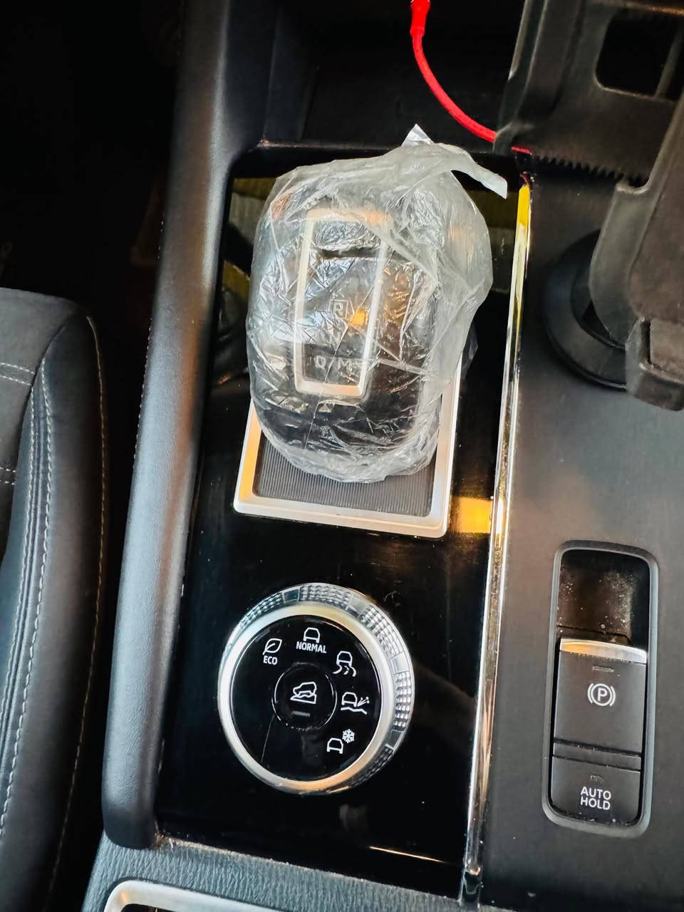 2023 Mitsubishi Outlander, SE
ميتسوبيشي اوتلاندر فول ماعدا فتحة 
موديل 2023 
*ادوات وصنع ياباني اصلي
*محرك 4 سلندر 2500 
ماشية   53 الف
*مقاعد 7 راكب

*سعر 210  ورقة 💵 رقم بغداد 
العنوان بغداد
رقم تلفون
***********
المواصفات SE  فول ماعدا فتحة
*بصمة
* 4 كاميرات 360 درجه 
*تبريد قطعيتن امامي وخلفي
*صندوق شفت كهربائي
*ابواب بصمة
*بريك بصمة
*كشنات كهربايي و هيتر 
*مراية اشارة ورادار وكامره
*ويل كروم
*تحكمات استيرن
*اضاءات زيون كامل امامي وخلفي
*حساسات امامي خلفي
*رادار مانع تصادم امامي 
*دخول ذكي بصمة 
*تحكمات ستيرن جهتين 
*كروس سرعة
*كير شفتات خلف الستيرن 
*وضعيات قيادة 6 
*هاند بريك بصمة 
*نظام اوتو هولد 
*نظام مانع الانزلاق
