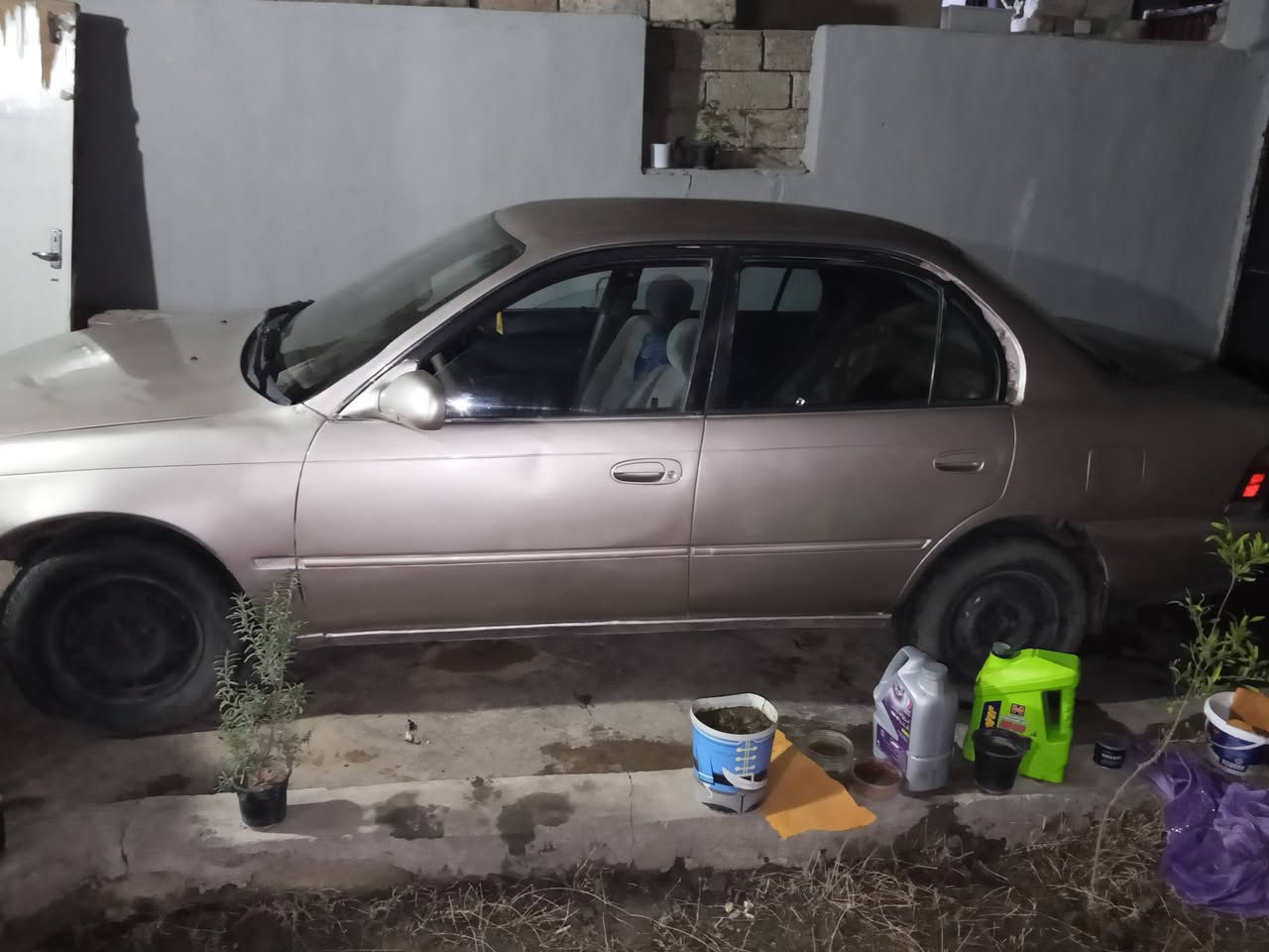 كورلا 93 رقم دولي كير محرك شرط مصبوغة عام وبيها ضربتين ضربة بلصندوك وبل جاملغ  السعر 42 بيها مجال ***********
