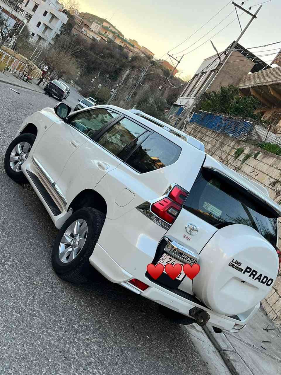 تويوتا برادو موديل 2020 ماشية 100 هزار كم فول موصفات: 
موديل 2020  🆕
ماشية 100 الف كم 🛞
سقف فتحة (سلايد) 🪟
ويل كاب 🛞
عجلة السبير ورا الباب الخلفي ما نازل🛞
دبل تانكي ⛽️❤️
شحن تلفون ستاند📞🪫
محرك ٦ سلندر ✈️
باقي الموصفات اخرى ………
مكان السيارة : قضاء عقرة 
سعر 418💲اربع شدات و ثمانية عشرة اوراق و قابل للتفاوض 
تحويل و غرامة ب شرط سيارة كلش حلوة و نظيفة 
للاستفسار : ت/ *********** (كورك ،فايبر،واتساب)
