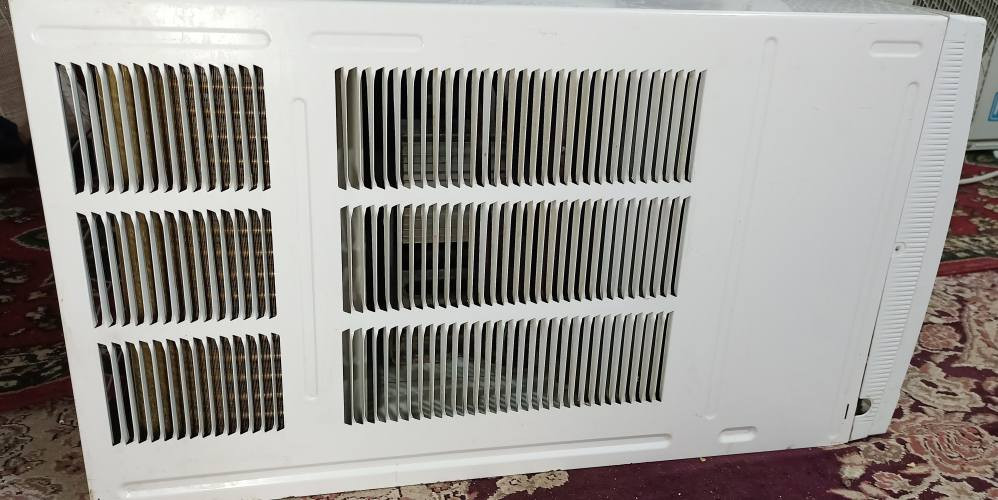 ***********
 مكاني قضاء الحمزه مكيف اخو جديد 🤩 نوع توسوت TOSOT  بسعر مبرده 😀 325
