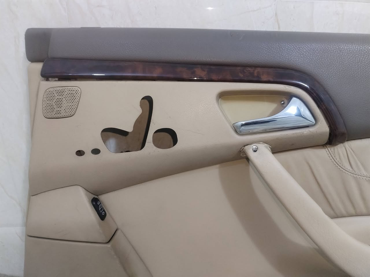 السلام عليكم
بطاين مارسيدس غواصه باب طويل لون بيجي

تخم كامل ب ➖ ٥٠ الف ➖ يرادلهن ترتيب بسيط

مكاني كربلاء

***********
واتساب
