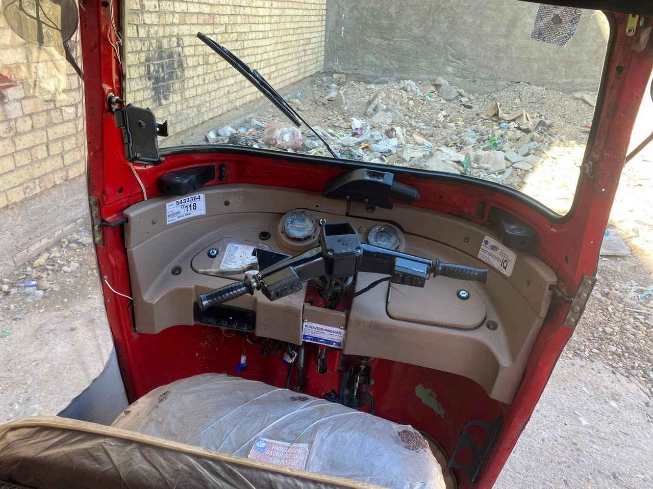 تكتك موديل 17رقم او سنويه تكتك جاهزه مكينته بجيس جديده تكتك تخم تايرات ضفيره جديده كله شغاله الكهربائيات شرط نكره تراي يخبل  او رقم وسنويه تكتك تخبل ما بيه نقص المكان( بغداد شهداء البياع ).            (السعر4100)وبيه مجال للشراي تصل وتدلل***********
