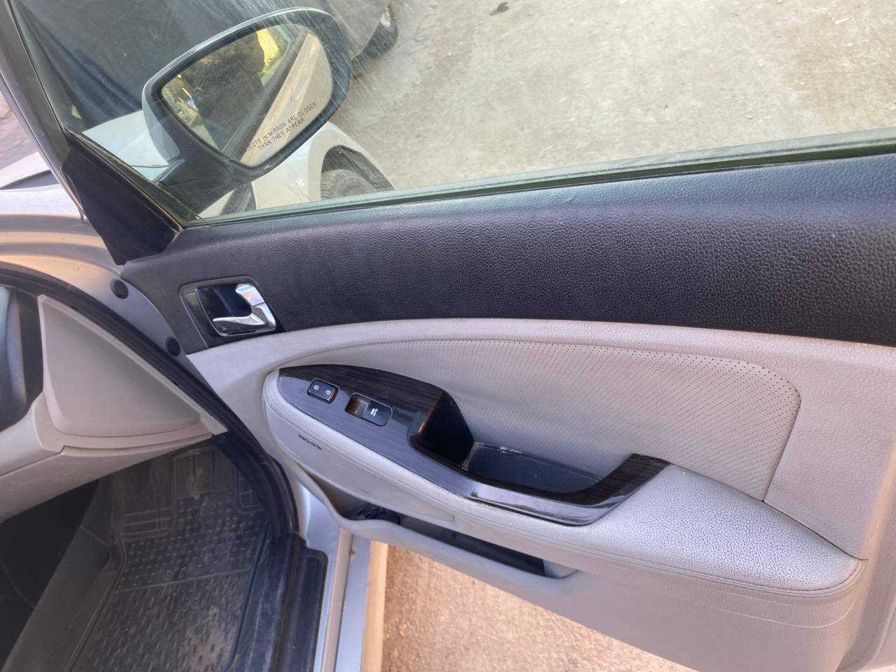 اوبتيما وراد امريكي فول مواصفات واحد ع واحد رقم ذي قار باسمي بيها جاملغ وبنيد مبدلات بدون ضرر داخلي وباقي مكفول محرك كير حداديه مكينه تخم تاير كله جديد  السعر ١١٨ وبيها مجال 
واتساب *********** الشطره, ذي قار
