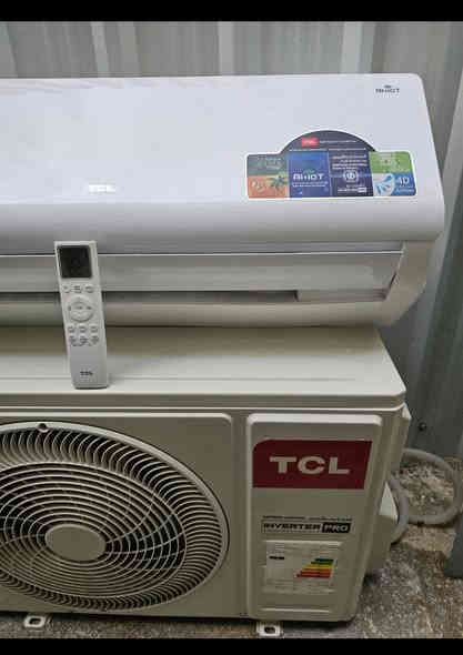 سبلت TCL حجم (واحد طن )انفيرتر تحكم امبير يشتغل علسحب تحكم على3 مراحل 
بلادي على وضع الشركه بدون اي تصليح 
ملحقاته كامله بوراي  ريمونت قاعده وايرات غازه مقفول اصلي  شركه 
سعره  375  شامل التنصيب والنقل
 داخل بغداد فقط 
مكاني بغداد قريب الشعب بوب الشام     للاتصال *********** او وتساب 
موجود توصيل بكروه داخل بغداد فقط
