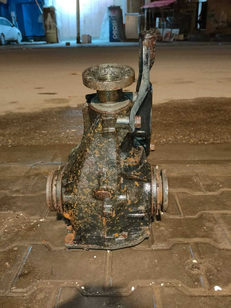 السلام عليكم شباب
إكسل bmw 525 مقفول للبيع مال ساحه رقم 4.15
 شلعه بطناش معدل حلو ومكفول من الصوت والبوش
نزلته من سيارتي واخذت بلاد لان ما احتاجه
سعره 200
مكاني البصره المعقل ***********
