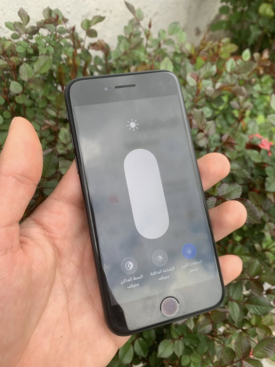 iPhone SE  الجيل الثاني
مامفتوح نورمال حاسبة ضد الماي وتر بروف لون اسود بطارية ٨١ اخر تحديث الموبايل بعد تحديثه ما واكف 
ذاكرة ٦٤ جيجا 
كلشي شغال بدون عيب سعرة ١٤٥ بي مجال مكاني حي انتصار ***********
