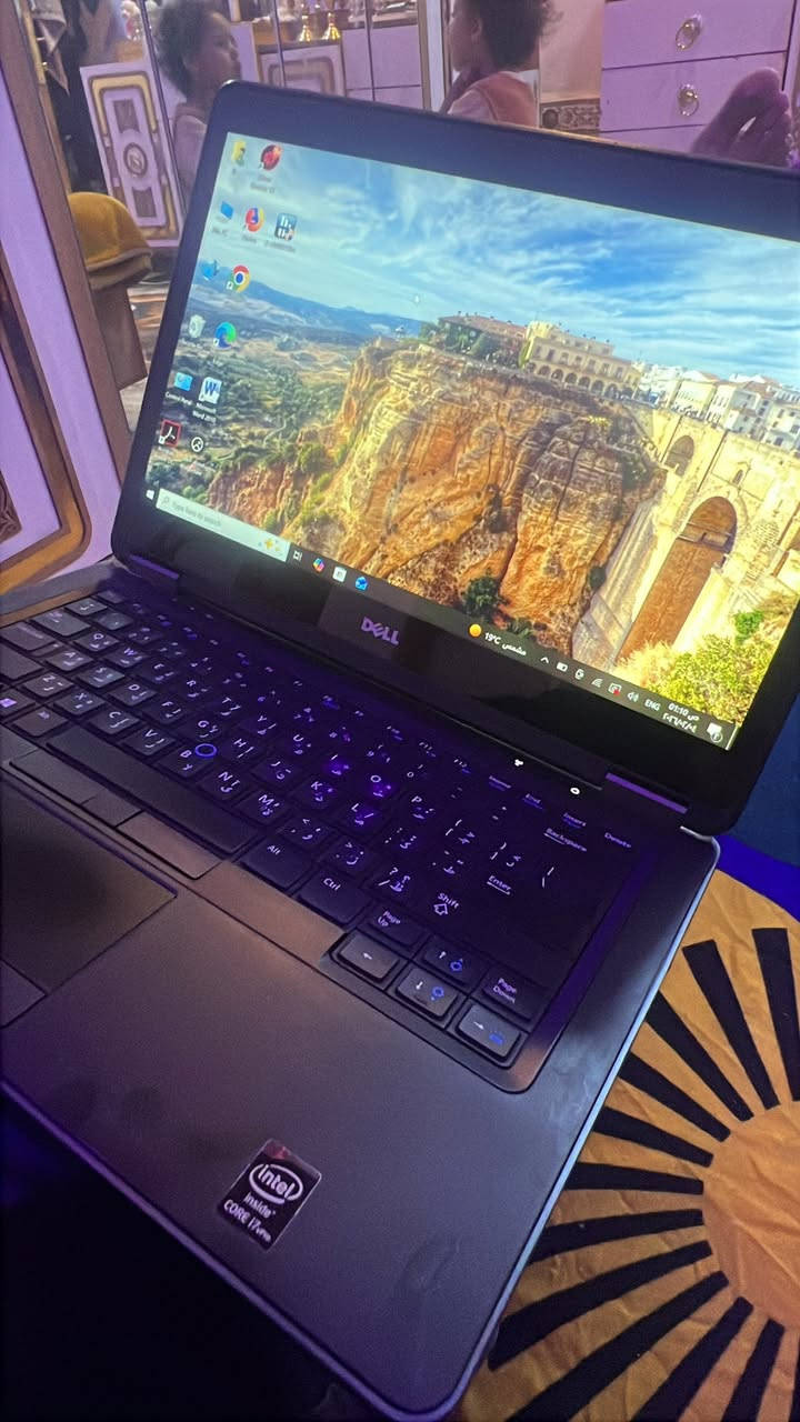 لابتوب من شركةDELl💻

المعالج Intel(R) Core(TM) i7-4600U CPU 2.10GHz 2.70 GHz

الرام 8كيكا قابل للتطوير 

الهارد128 كيكا SSD قابل للتطوير 

حجم الشاشه 14 انج تدعم اللمس بدقة 1600x900

كيبورد  عربي انكليزي ليزري  

السعر 190


**إذا كنت صاحب هذا الإعلان وتريد حذفه لأي سبب، رجاءا أرسل رسالة إلى الدعم الفني**