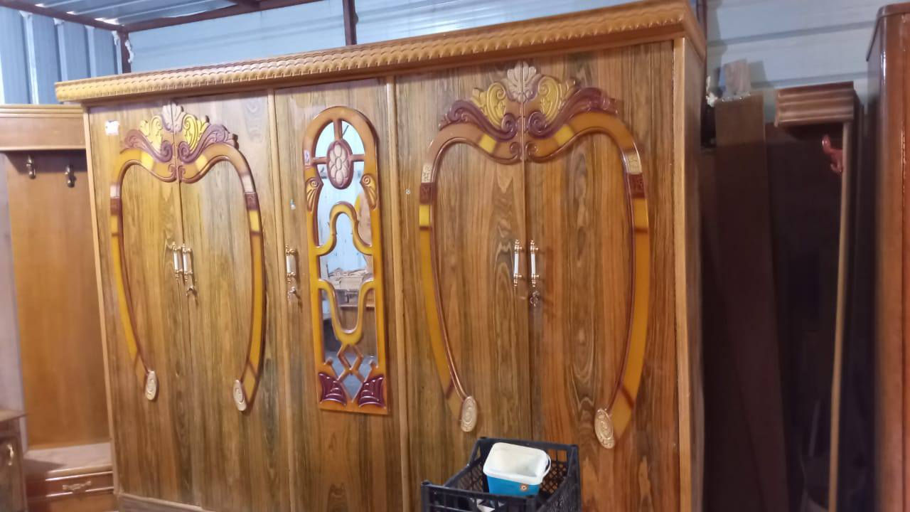 سلام عليكم غرفة نوم البيع سعر 350اتصل على رقم ***********
