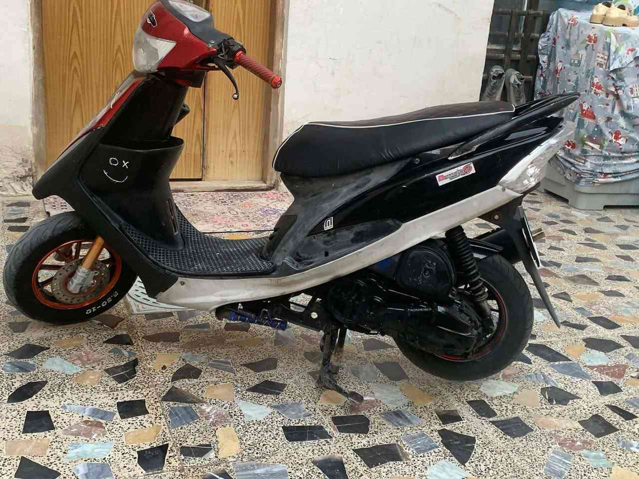 السلام عليكم دراجه عدله للييع المكينه برقي ما مفتوح بيه السعر 550وبي مجال الكهربائية  شقاله سلف كله شقاله ***********
