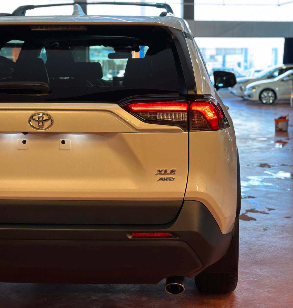 تۆیۆتا ڕاڤ فۆر 2024 مواسەفات  XLE - AWD  
فوول مواسەفات 
دەبڵ اکسل
سڵایت
بەسمە 
کوشن کارەبایی و جڵد و هیتەر 
سندوق شەفت 
سوکان هیتەر 
شاشە گەورە و گێچ ئەلکترۆنی 
زۆر مواسەفاتی تر 
ڕادار و خەتی جادە 
شەش مۆدی لێخوڕینی هەیە
سەیارەکە نمونەیە لە جوانی وەک سفر وایە 

سعر لە کۆمێنت داوابکە ڕاستەخۆ بۆت دیت 📩 

یەک پەلەی بچوکی بۆیاخە 
کاتییە و ٢ مانگ لەگەڵە
هەموو گیانی بەشەرت 

ژمارەی خاوەنی 
***********
