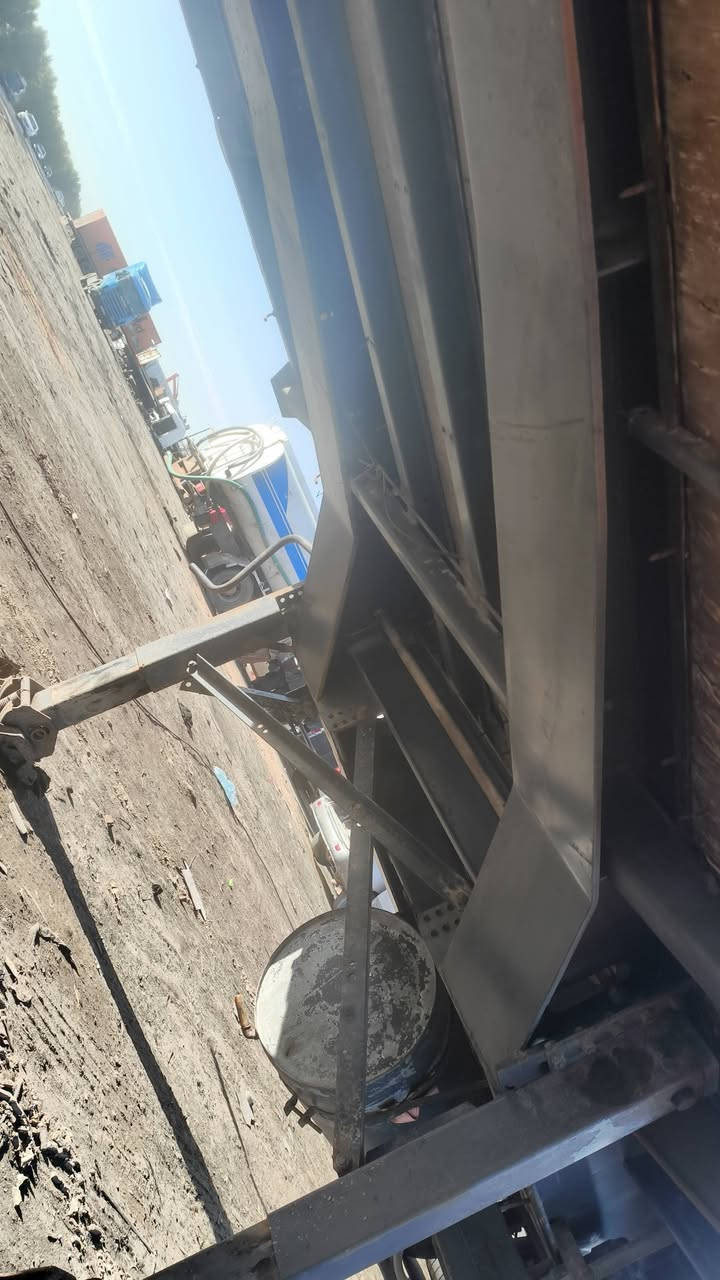 سلام عليكم عربانه دسك مارسيدس كامله كرونه السعر ٥٥ بيهة مجال بدون منفيس*********** مكان بابل جبله
