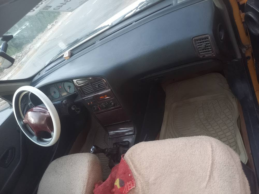 بيجو باص 15 رقم واسط سنويه مجدده هيئه مصفره مكينه وكير مكفولات تبريد ثلج  تخم تاير جديد مكفوله عدا خياس ملكط بيها سياره جاهزه من كلشي سعرها 36 للاستفسار *********** مكاني كوت دهل اوران, واسط
