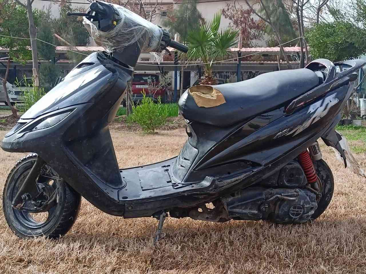 السلام عليكم ماطور ماكس للبيع نضيف مابي كلشي كلو شغال السعر 300 بي مجال ***********
