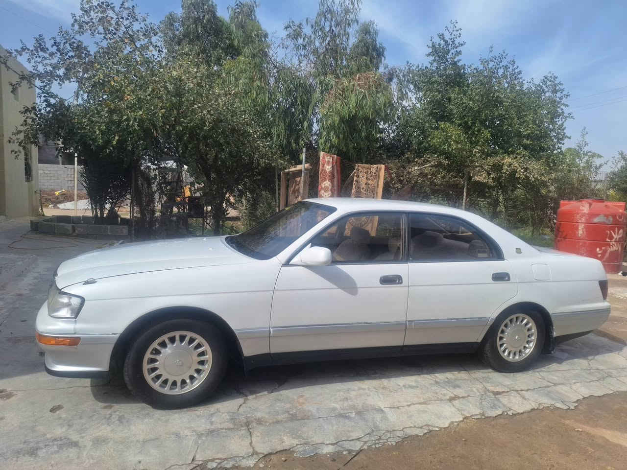 السلام عليكم سيارة للبيع المكان الزبير 
سيارة بطة فصل رقم بصرة انكليزي سنوه 2030 بأسمي 
مكفولة من الكصة ونقل جثة والاصوليات 
مصبوغة صبغ عام 
مكينه 2.5   والسعر 65 وبي مجال للأستفسار ***********
***********
