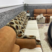 ١٠ مقاعد • نظيف • ميز تلفزيون