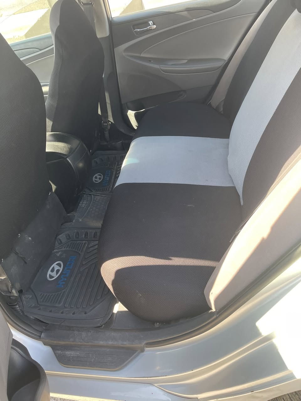 سلام عليكم 

سوناته 2012 مكينه جي دي اي 

رقم واسط انكليزي مكان بغداد البلديات 
سعر 102 

هاتف ***********

واتساب فقط
