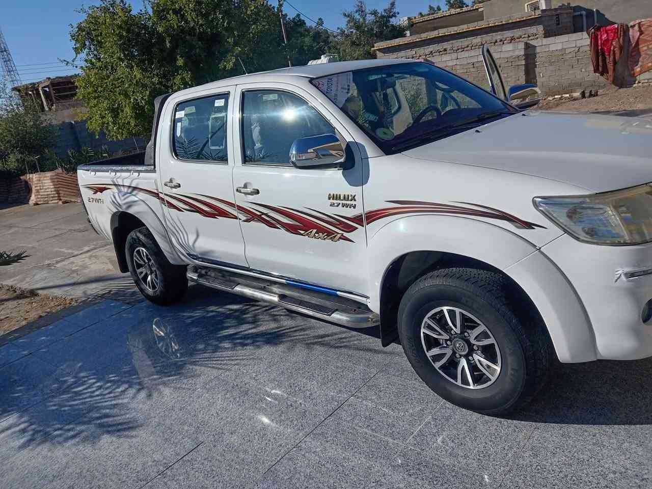 السلام عليكم سياره بيكم سيد نهرو للبيع موديل 2014 والي يريد يتصل وبي خير ويدلل رقم الهاتف ***********
