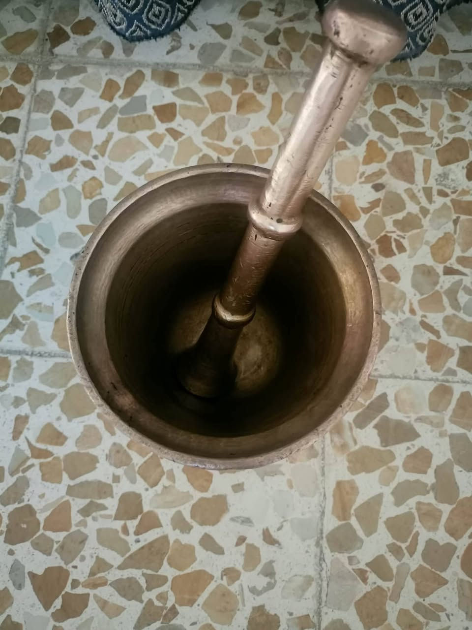 هاون للبيع  نضيفه  نحاس


**إذا كنت صاحب هذا الإعلان وتريد حذفه لأي سبب، رجاءا أرسل رسالة إلى الدعم الفني**