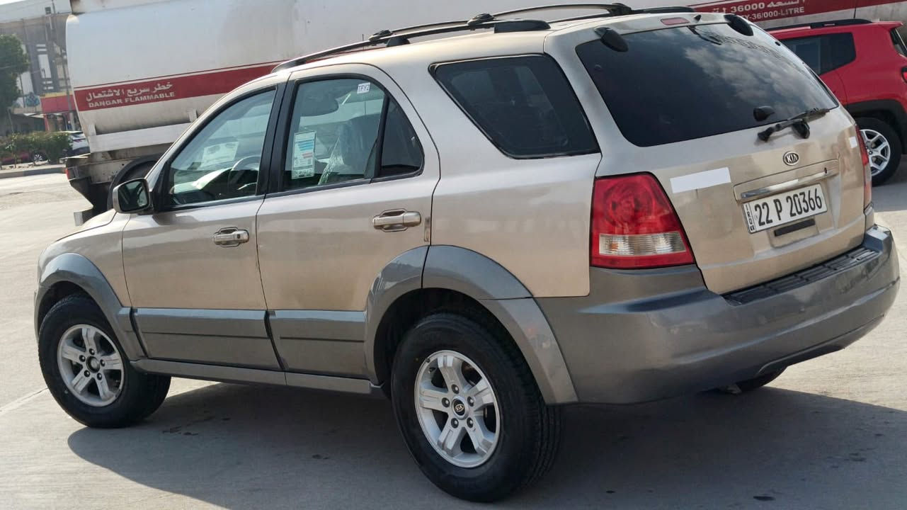 سورنتو 2005 مصبوغه حزام فقط مكينه او گير بلادي 
جديد مكاني بصره السعر 83 ورقه بيهه مجال كلش بسيط 
*********** تريد وكال تريد تحويل انه حاظر
