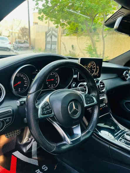 السلام عليكم 
للبيع Mercedes C300 2017 coupe
فول مواصفات 1/1 
بانوراما  
دبل ماوس
شاشه كبيره
داخل لدات ٣ (الوان)
كامره خلفيه دواره
سستم سماعات برومستر
كشنات كهرباء
كشنات تدفئه
رادار امامي
رادار خلفي
نقطه عمياء
بصمة تشغيل
بصمة ابواب
جنطه كهرباء
لايتات زينون داينمك
بك لايت ليد
استيرن تدفئة
ماشيه ٩٥ الف
وبعد بيها هواي مواصفات معروفة
وارد امريكي حادثها جاملغ وبنيد( جاملغ مبدل نفس اللون وربع البنيد صبغ) بدون ايرباك بدون دواخل حادث بسيط جداً
كير ومحرك مكفولات من الفتح والتبديل 
مكانها بغداد 
***********
السعر ٢٢.٥٠٠ وبيها مجال بسيط

