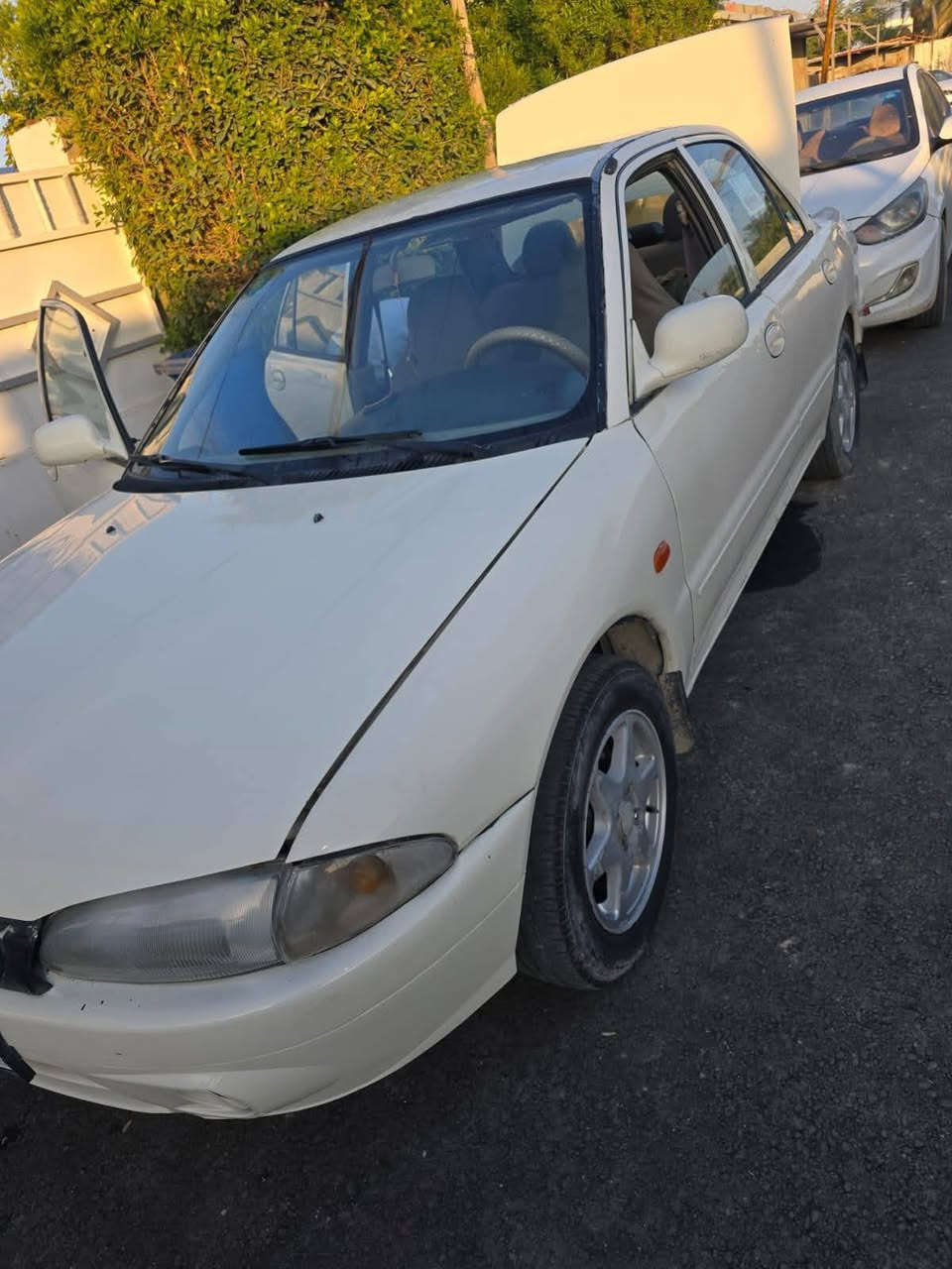 بروتون ٢٠٠٤ نظيف
محرك ستندر 
تحويل ثاني يوم 
رقم بغداد انكليزي 
 هزة قبل ١٠  أشهر 
السنوية بأسمنا و تنتهي  ٢٠٣٠ 
السعر ٥٣ وبيها مجال .
السيارة خاصة ببنية.
النقص التبريد عاطل لكن منظومة التبريد كلها موجوده والتدفئة شغالة.
للأستفسار الإتصال على الرقم 
***********
***********
