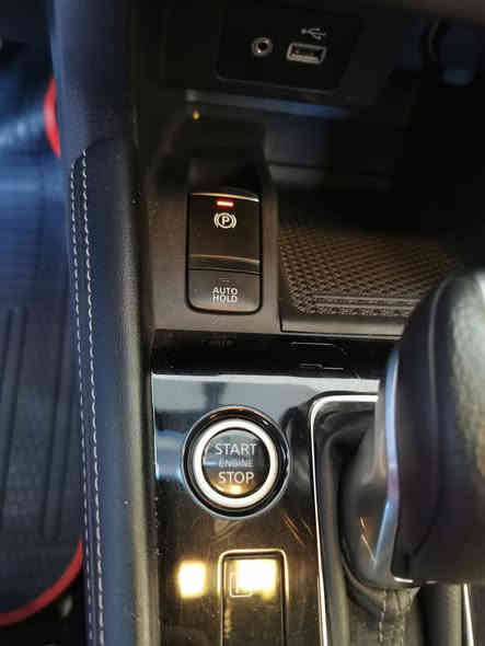 نيسان كيكس موديل 2024 صمان شركة السور ضمان 3 سنوات او 60 الف كليو متر مواصفات SR بصمة تشغيل بصمة ابواب داخل احمر كشنات جلد اربع كامرات شاشة كاربلي السيارة باسمي السنوية لحد 2030 كوبون بنزين موجود للاستفسار *********** السعر 175 وبيها مجال
