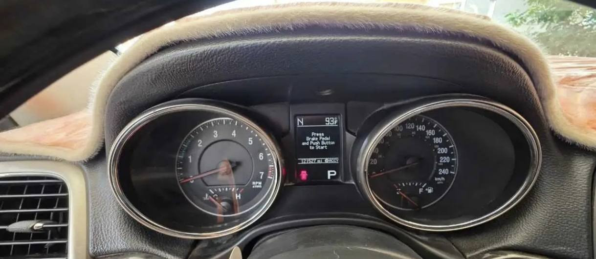 جيب لاريدو 2012 خليجية 
محرك 6 سلندر السيارة جدا نظيفة وجاهزة للاخير وعليهة ادامة كاملة . تحويل ثاني يوم مكاني بالكوت
السعر 179 وبيهة مجال بسيط
***********
(مكلف بالنشر)
