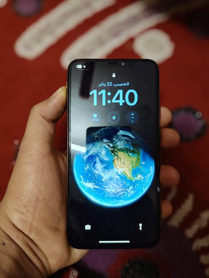 سلام عليكم جهاز لبيع    Xmax لون ذهبي مثل ما موضح بل الصور ذاكرة 256 تحديث 18.7.3 الكامرات شغاله الصوت مايكً اتصال صوت كلهن شغالات الضهر مكسور مثل ما بلصورة الجهاز  بطاريه مبدله شاشه ثلاثه خيارات فيس إيدي واكف يفيد المكان الشعله    أنطيني سعر بليرضي الله وبالعافيه عليك مرواس اوبيع شعندك نزل رقمي ***********
