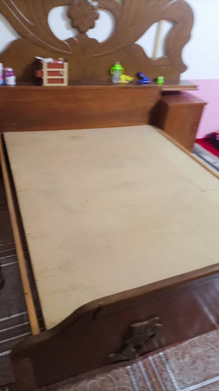 جربايه جديد هيه وغارضها للبيع مكان ديوانيه شاميه  الرقم ***********
