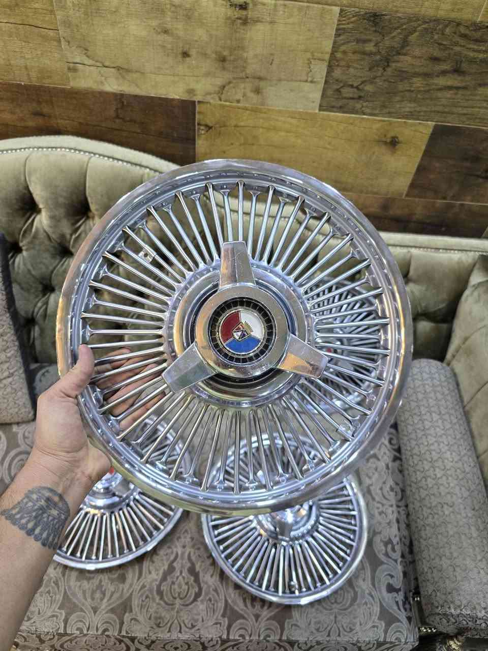 كبات كالكسي للبيع. لا فتح ولا عوج.
‏عنوان بغداد شارع فلسطين 
￼￼ السعر 475 
***********
