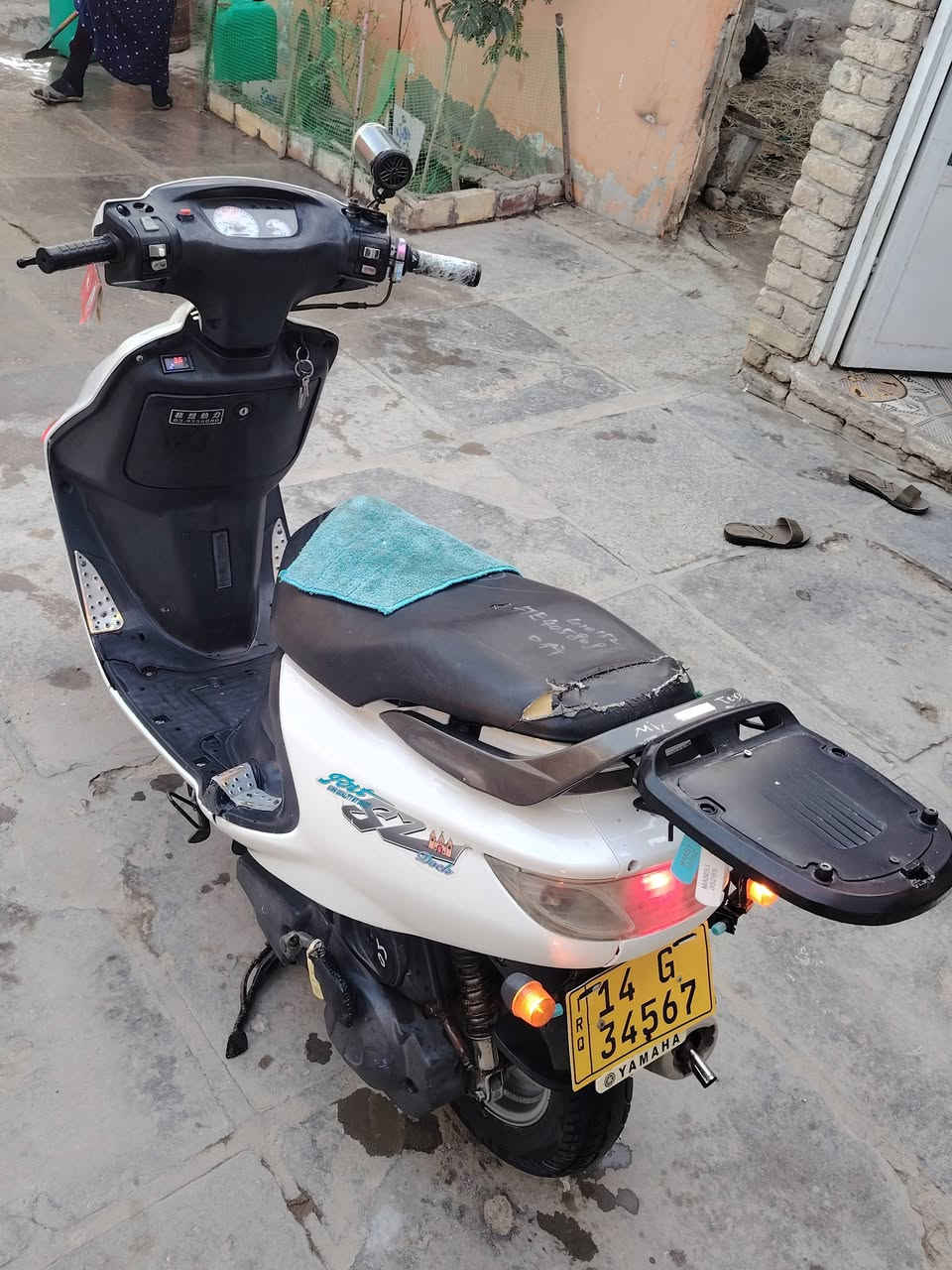 لبيع
1.دراجه فراشه نثيه
2.لون ابيض
3.الدراجه بلاد ما مفتوحه
4.لايتات زنون قويات كلش
5.شاير يمين يسار شخاله
6.كهربايات شغاله كله
7.سلف هندر شغاله نكره سلف
الدراجه خير من الله ما عايزه برغي وانته تاخذ وتفحص وتشوف بعينك
الدراجه واحد عله واحد رنبه أخذته من مع ض مروان ال مطر.
اتصال *********** لمو شراي لا ينتصل او يراسل..
