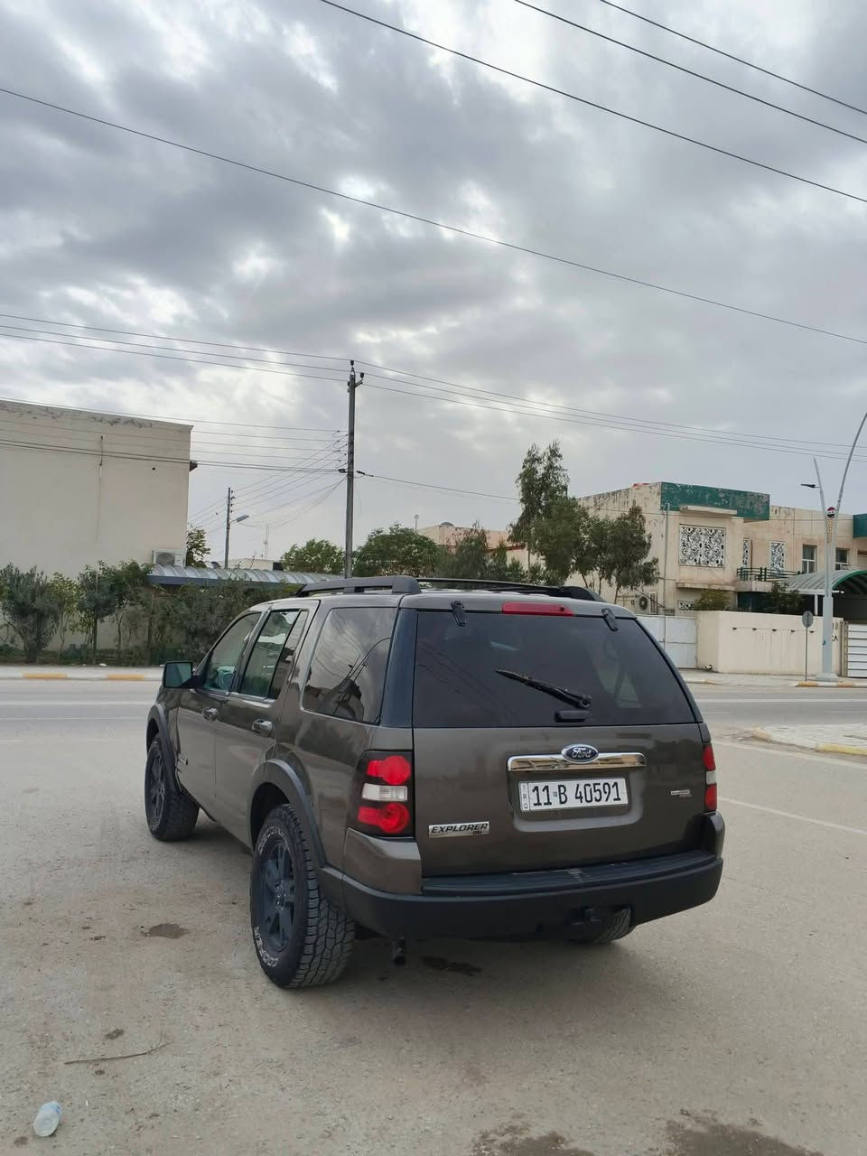 سياره فورد اكسبلور مديل 2007 وارد خليجي سياره مصبوغه عام للجماليه مكفوله من الضربه القويه والكلبه والكص والعيب الشرعي مكينه وكير مكفولات
مواصفاتها 
7راكب
مكينه 3000ففتي
شاشه تاب 
كشنات كهربائي 
حداديه 100%
تخم تاير جبلي 
ويل كب 
تحكم استيرن 
سنتر لوك 
تبريد+تدفئه
3قطع تبريد
سياره جاهزه اي نقص مابيه رقم بغداد انكليزي سنويه 29مشروع وطني سعره 65مكانه ذي قار المركز 
***********
