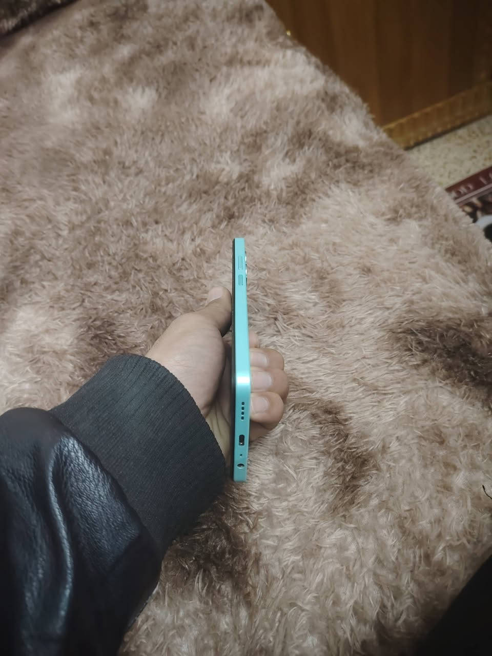 السلام عليكم جهاز للبيع ريلمي c51
الجهاز شرط مامفتوح ولا واصل مصلح الذاكرة 128الرام8
جهاز حيل نظيف فقط كارتون ويا السعر 100وبي مجال 
مكاني الجانب الأيمن الرقم /***********
