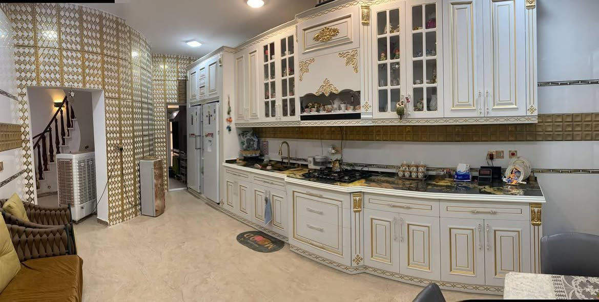 دار للبيع طابو صرف

المساحه ٢٥٠ متر

الواجهه ١٠ متر

بناء حديث
مقابيل دار متنزه
٤ غرف نوم وصاله عدد٢

وهول عدد٢

ومطبخ عدد٢

ومجمع صحيات عدد ٤

وحديقه وكراج سياره

العنوان/ شارع ٨٠ كربلاء

خلف تجاري يبعد عن شارع العام ١٠٠ متر

المنطقه مخدومه مجاري

***********
***********

او مراجعة مكتبنا شارع ٤٠ مقابيل حلويات السمؤال
