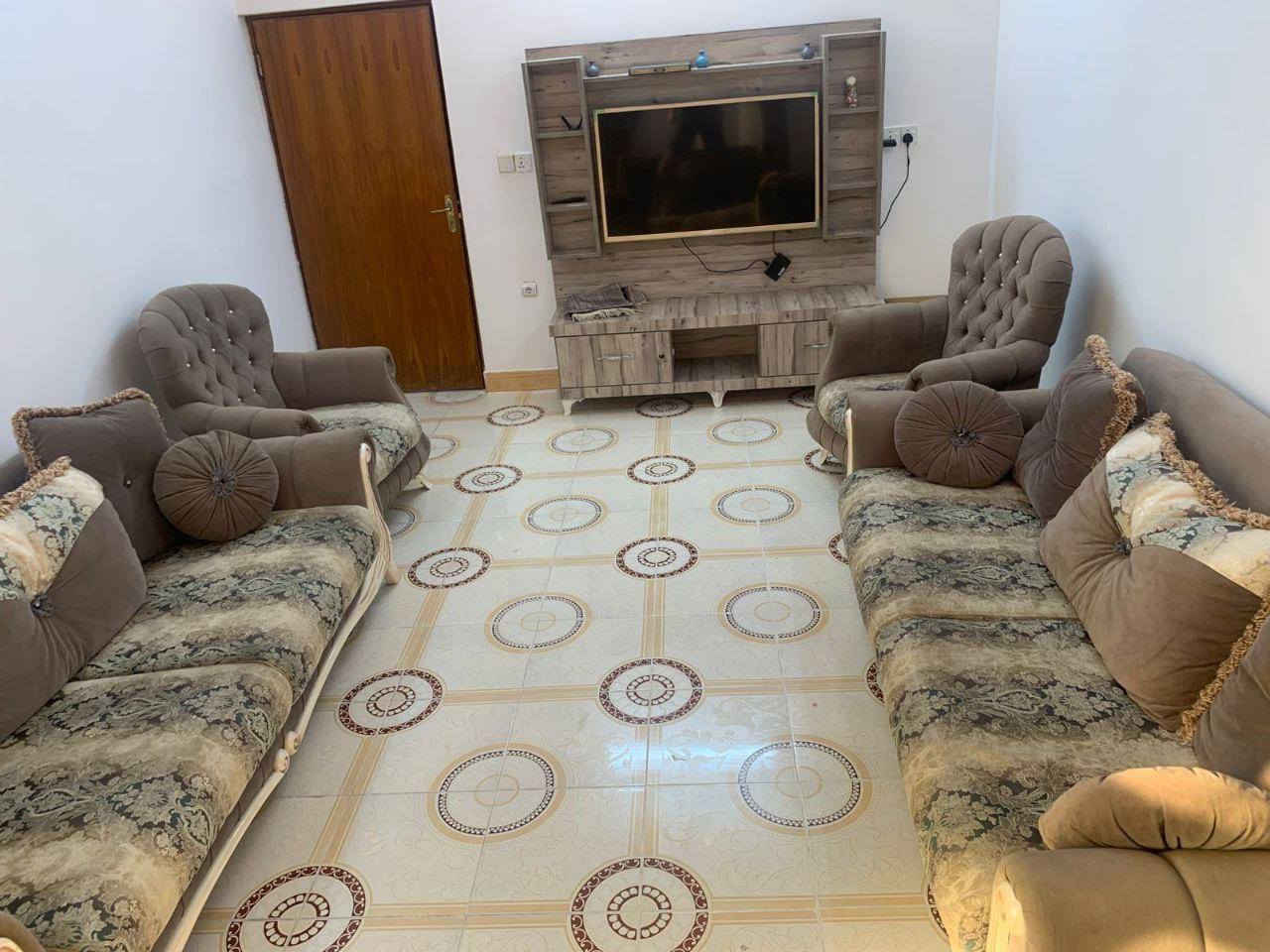 ⭕ #إعــــلان
#بيع_مستعجل
#دار_طابقين_للبيع – طابو ملك صرف
#مساحه ١٥٠م – واجهه ٧.٥م
#الموقع: قادسيه الثانية قرب جامع صابر كردي
---
🔹 الطابق الأول يحتوي على:
غرفتين نوم
استقبال
هول
مطبخ (حار وبارد)
صحيات

🔹 الطابق الثاني يحتوي على:
غرفة نوم
استقبال
مطبخ (حار وبارد)
صحيات
---

📞 للمزيد من المعلومات
*********** (واتساب)

🏢 أو مراجعة:

مكتب السلام للعقار قادسيه قرب الاستخبارات
