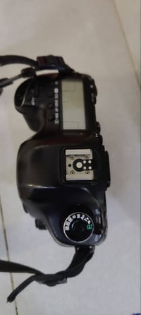 كاميرا كانون 5D • بطارية إضافية • نجف