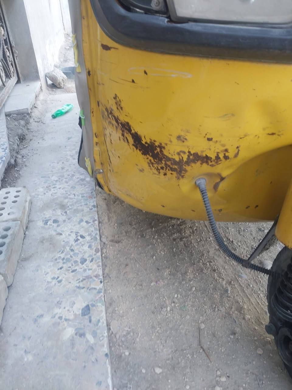 سلام عليكم تكتك للبيع ٢٠كفاله احله من صور كامله كبل للشارع سعر ٣٥٠٠وببه مجال مدينه الصدر خابرني وتدلل ***********
