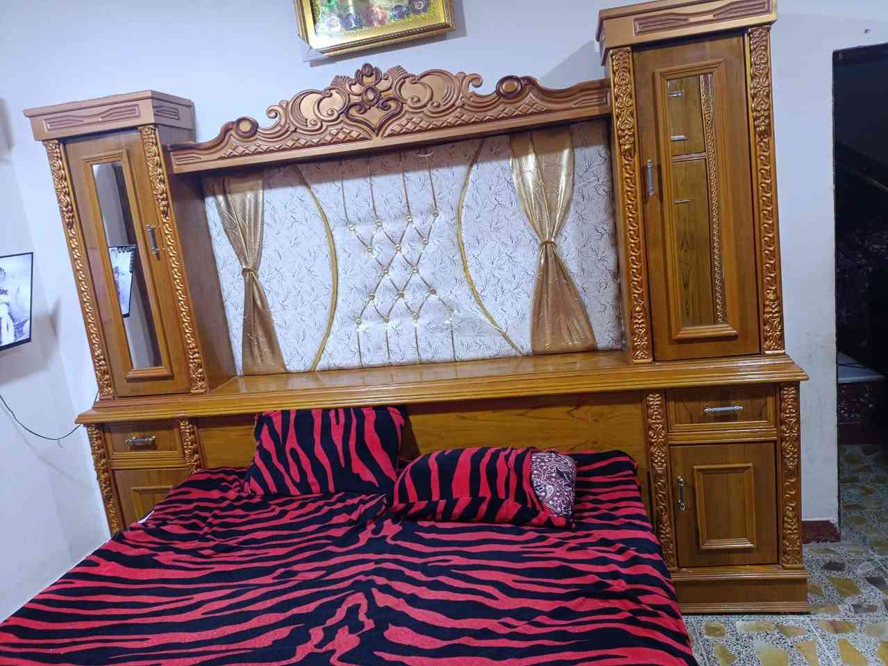 سلام عليكم غرفه لبيع مثل ماشوفون  ب صوره اتصال على ارقام  ***********  /***********
عنوان فلوجه حي العسكري احطاطه
