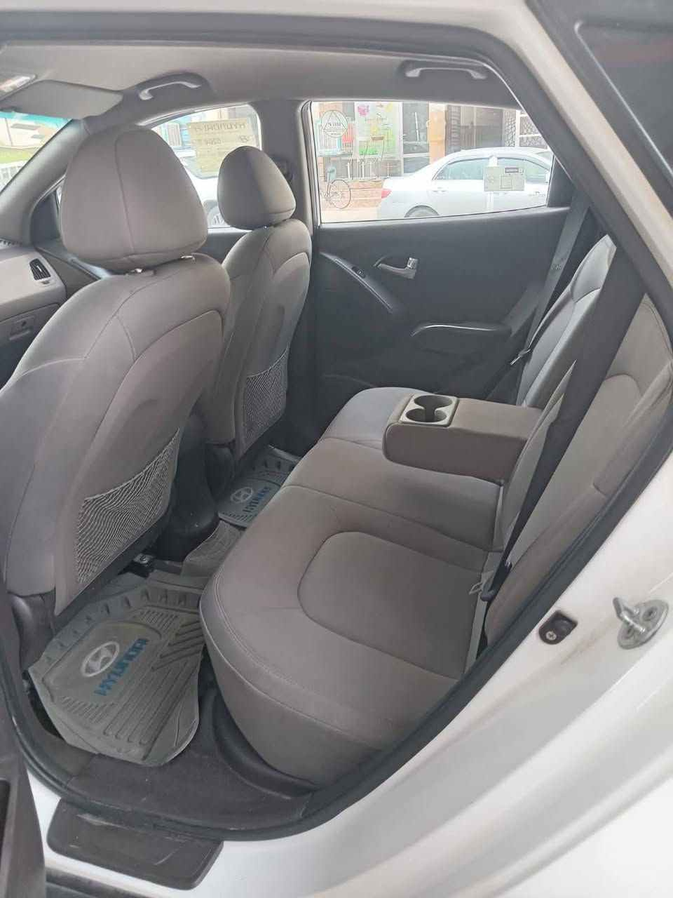 السلام عليكم
للبيع توسان موديل 2014 خليجي
رقم اربيل دولي سنويه جديده بدون ضرر (فقط شبرين بل بنيد) 
السعر $155 وبيها مجال حك الجيه
المكان صلاح الدين بيجي
رقم الهاتف ***********
