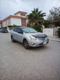 نيسان روج • ٢٠١٣ • كاميرا