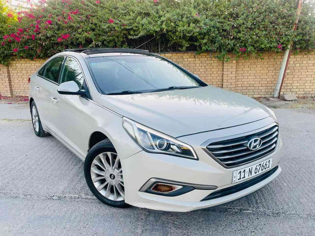 السلام عليكم
سوناتا 2017 خليجي 
فول مواصفات 
رقم بغداد بسمي سنوية 2030 
————————————————
مواصفات 
١- بنوراما 
٢- محرك 2400 دوش 
٣- كشنات جلد 
٤- شاشة كبيرة + كامره 
٥- لد امامي خلفي 
٦- تبريد قطعتين 
٧- ويل كب عدد ٥ حجم ١٧ 
٨- مري شفط + اشاير 
باقي مواصفات المعروفة 
————————————————————
سياره نظيفة جدا مكينه كير تبريد صدر مكفولات تراية زيرو 
سياره بدون اي حادث بية رش قطعتين ونص شرط الفحص 
اثر جراد باقي سياره مكفول 
—————————————————————————
مكانه :- البصرة 
السعر :- 135
***********
