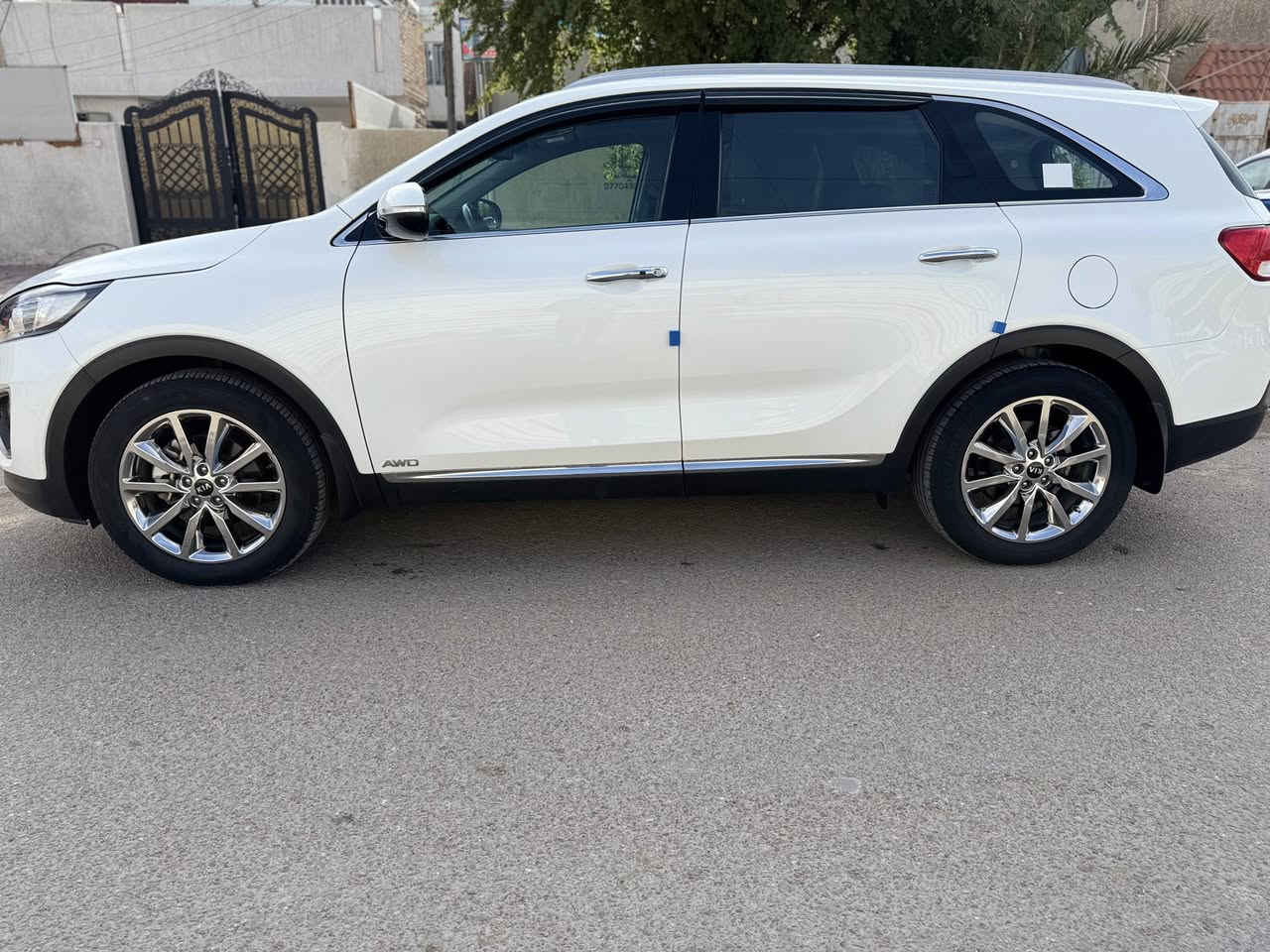 #اخت_الزيرو 🔔
#بحاله_الوكاله_حرفياً 💥💥
السلام عليكم وحياكم الله
‏‌‎كيا سورنتو 2017 خليجي
السياره على ايدة وحده من الشركة  
فول مواصفات الجيتي لاين.......  1/1
( ضمان  المجموعة  الدوليه  العراقية)
رقم بغداد الانكليزي هزه وسنويه جديده
ماشيه 76 الف حقيقي 🔔🛡
6 سلندر
7 راكب. 
3 قطع تبريد ‌‎
مكفوله من ( الصبغ والضربه والبارد والتبديل والفتح)
 جديد ‌‎سياره بمعنى الكلمه ‌‎ 
مواصفات :  السياره 👇👇
بصمة
كشنات الاماميه تدفئة تبريد
‏‌‎اوتو هولد
سايد بريك كهربائي
 كشنات كهرباء
داخل بيجي
‏‌‎جنطه كهرباء 
3 انضمة قياده 
‏‌‎حساس امامي وخلفي
‏‌‎مري شفط ويا البصمه ‌‎
‏‌‌‌‎تحكم استيرن فول 
فور ويل 
‏‌‎حاكية : ابلوتوث : اوكس
‏‌‎لايت زنون
 بك لايت لد 
لد نهاري
‏‌‎اضواء ترحيب بلادية
‏‌‎علامة سورنتو إضاءة بالدوسة
‏‌‎مرايات شفط وي البصمه 
 وَيْل 19 اكروم
سيارة جديده جدا  بلعافيه ع الياخذها 
رقم صاحب السيارة 
*********** واتساب ✅
السعر / 243 وبيها مجال حك الجيبة ان شاءالله
مكاني بغداد _ البنوك‌‎
