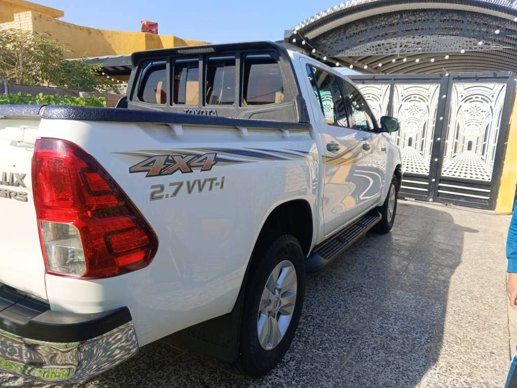 السلام عليكم 
بيكم هايلوكس فور ويل 17اوتوماتيك رقم بغداد الماني مشروع وطني سنوية لل28 مكفولة من الحادث والصبغ والتبديل 
كلها على وضع الشركة بشرط 
العنوان بغداد جسر ديالى الجديد منطقة الكرغولية 
ماشية 225km
سونار ماعندي الشراي يجي يفحص سونار 
الشراي يتصل 

الاتصال ***********
السعر ٢٥٥ وبيها مجال قليل بغداد, العراق
