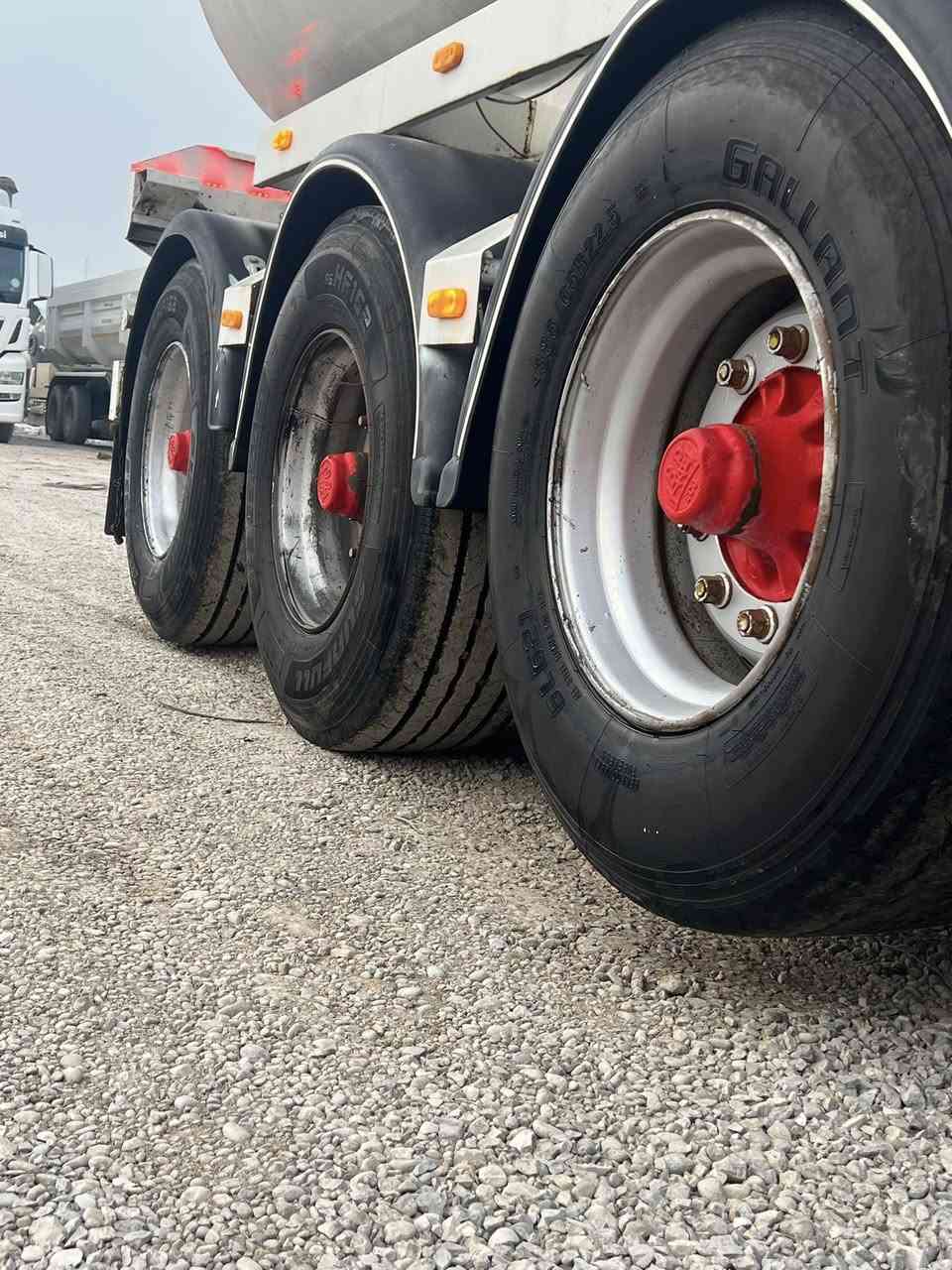 سلاو  ام  تانكيه  مان هه يه  بو فروشتن  شتيكي جوان و  بيعه يبه ديناريك  مسرفي  نيه  تاك  تايه يه   
تايه ي نوييه 
سيعر 48$  
7701937102
