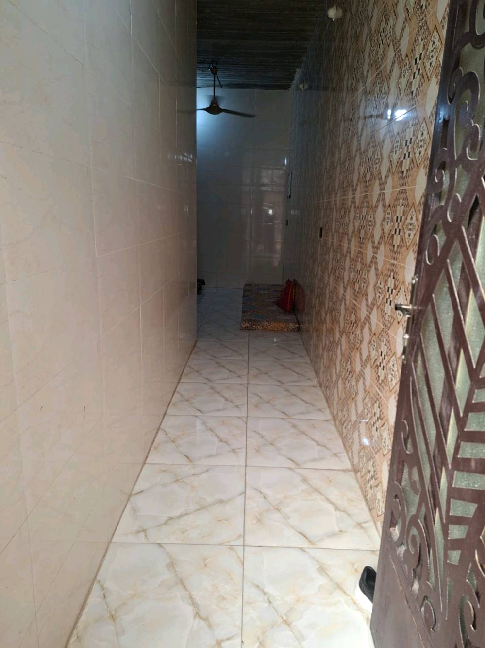 دار بناء العام 100م طابقين طابو 25 قرار محكمة في كربلاء شارع بغداد عمود 151 للبيع او امراوس بدونم طابو 25 في الاحسينية أو قريب عنها  *********** يصلح حسينية أو دار لقربة على شارع الزوار