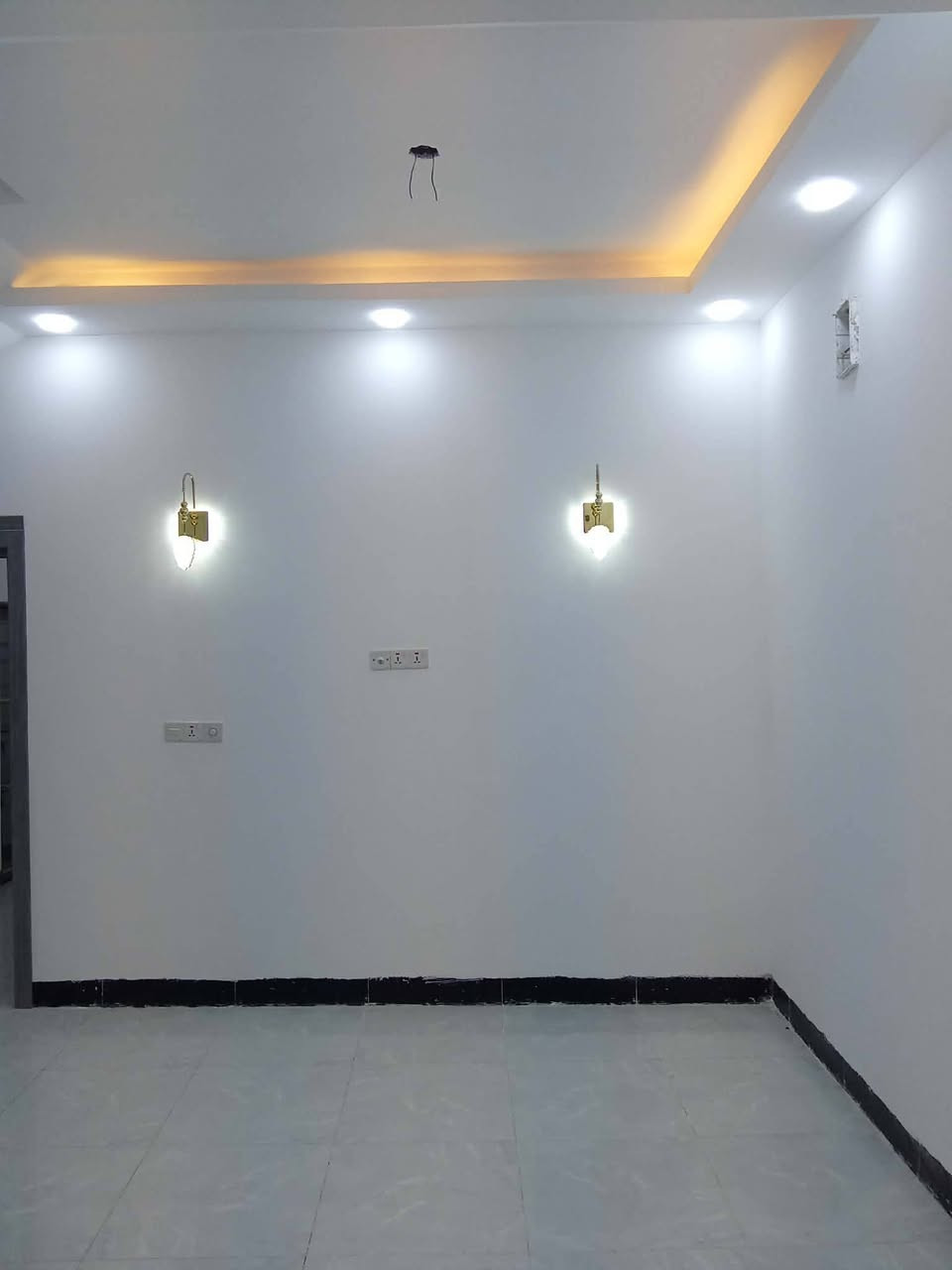 بيت في كربلاء خلف فندق البارون المساحة 66م يحتوي على 3 غرف نوم وستقبال وصالة ومطبخ والصحيات طابقين بناء درجة اولى سند 25
للأستفسارسيد احمد للتسويق العقاري *********** واتساب
