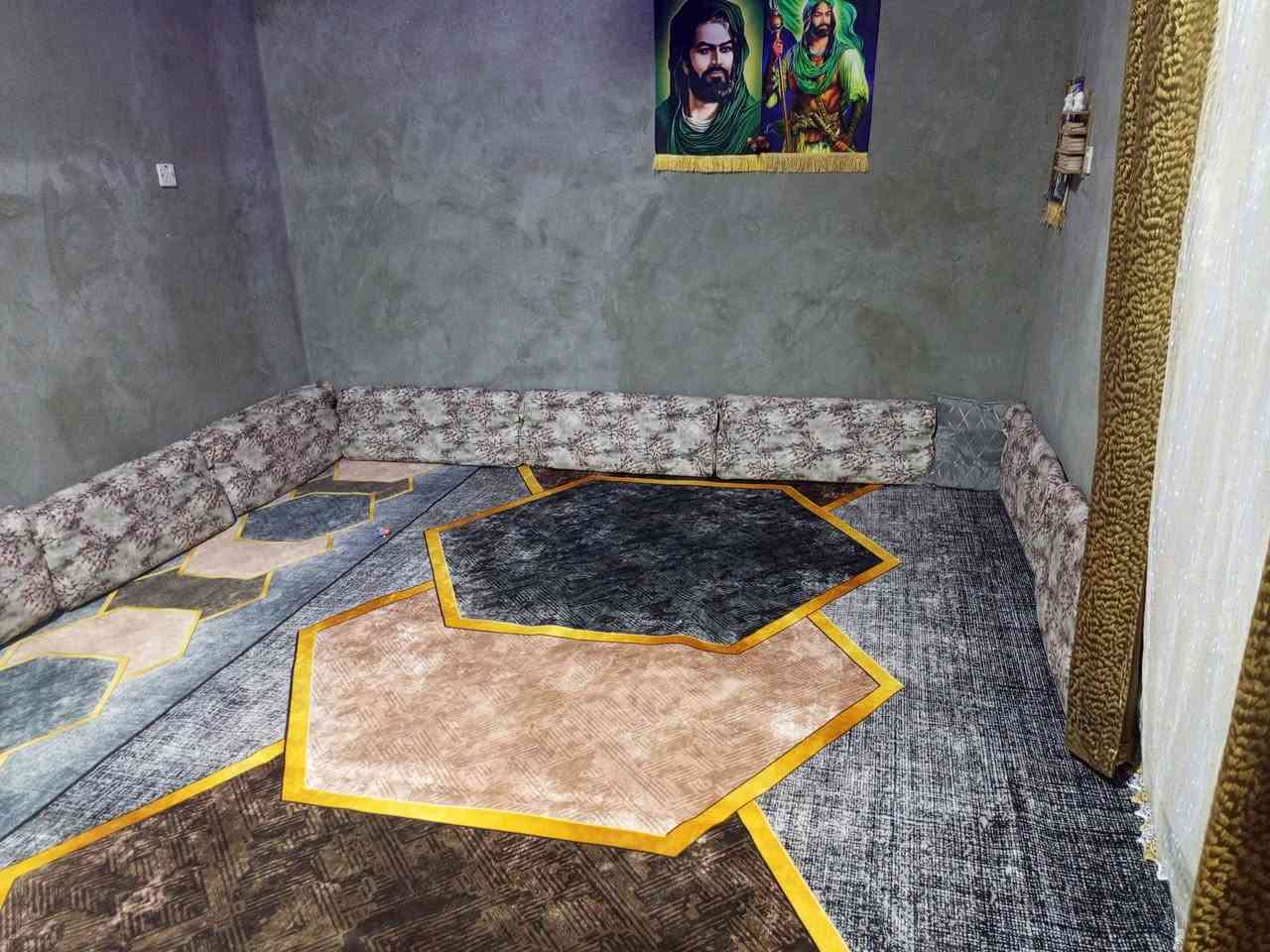 بيت خلفيه للبيع حي الكرامه قرب شارع السايدين يحتوي ديوانيه غرفه صاله***********
