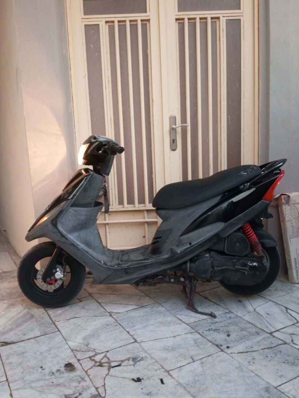 للبيع ماكس عدله ما مفتوحه بيه تزويد بلادي بسيط 
سعره 850بيه مجال للشراي
‏‪0772 468 8094‬‏
