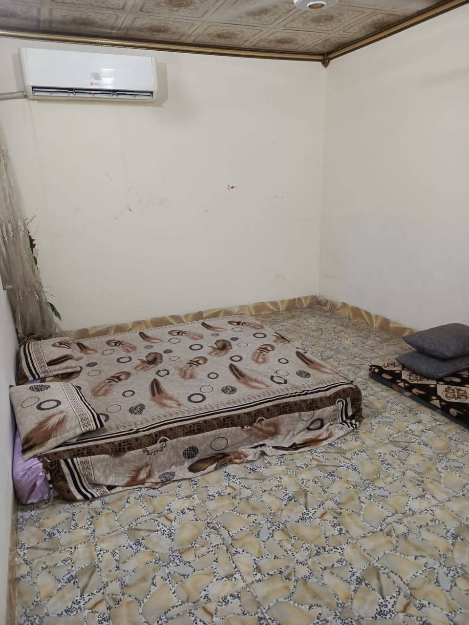 بيت للبيع رقم بلديه ويا الطابو بيت 100 متر وبي غرفتين نوم واستقبال مطبخ داخلي وحراري وبي ترك والسطح بي مخزن العنوان كركوك قادسيه الثانيه شارع ابو وليد سعر 50 وبي مجال رقم الهاتف ***********
